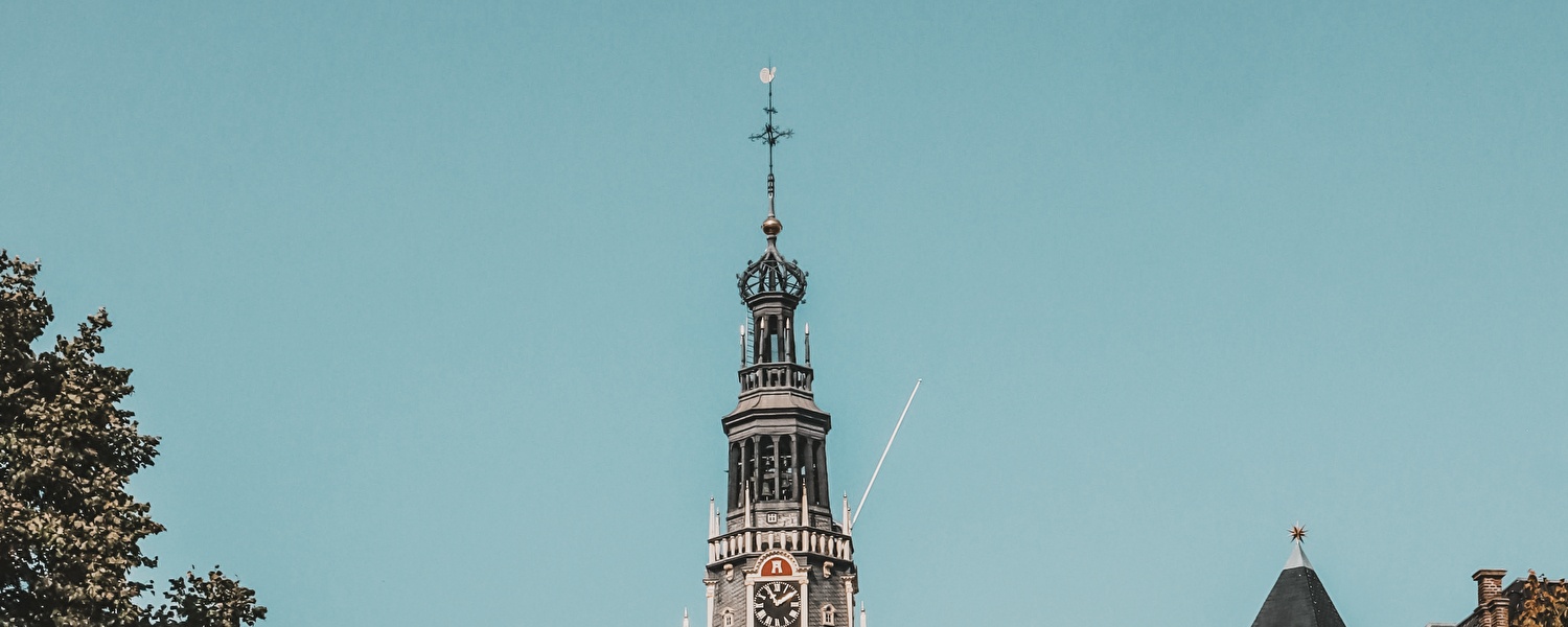 Uitzicht op de Grote Sint-Laurenskerk in Alkmaar